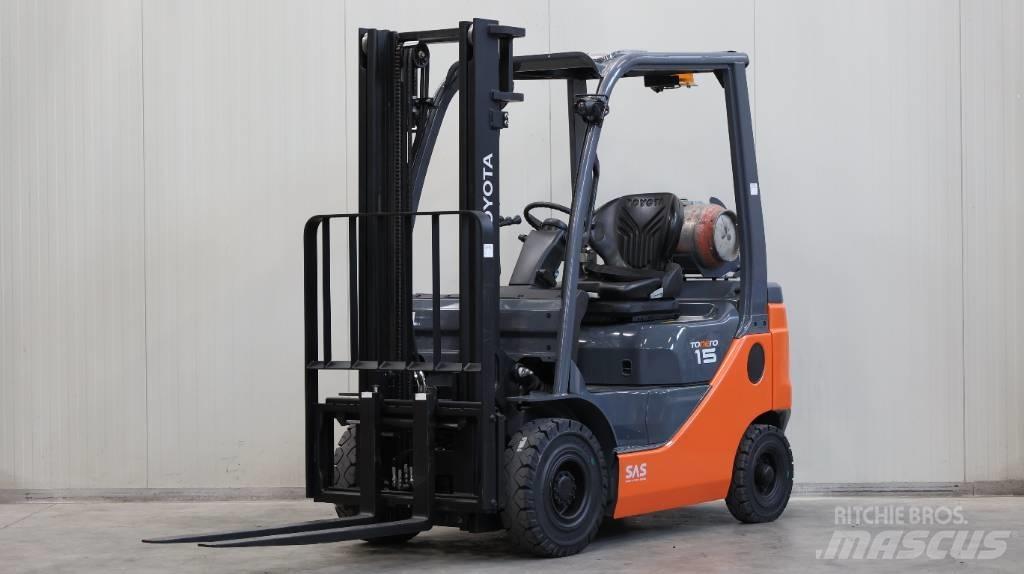 Toyota 8 FGF 15 Carrelli elevatori GPL