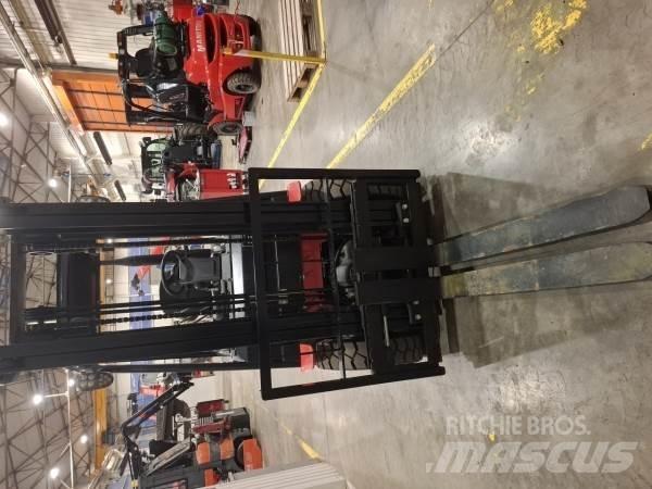 Manitou MI25D Elevatore per esterni