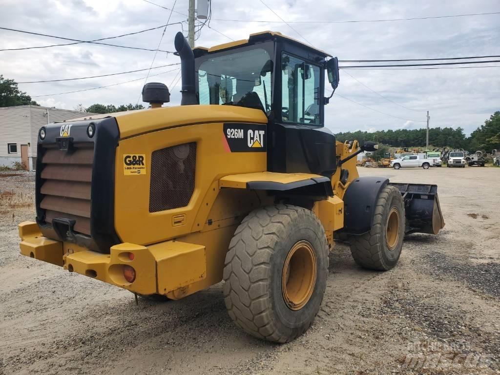 CAT 926M Pale gommate