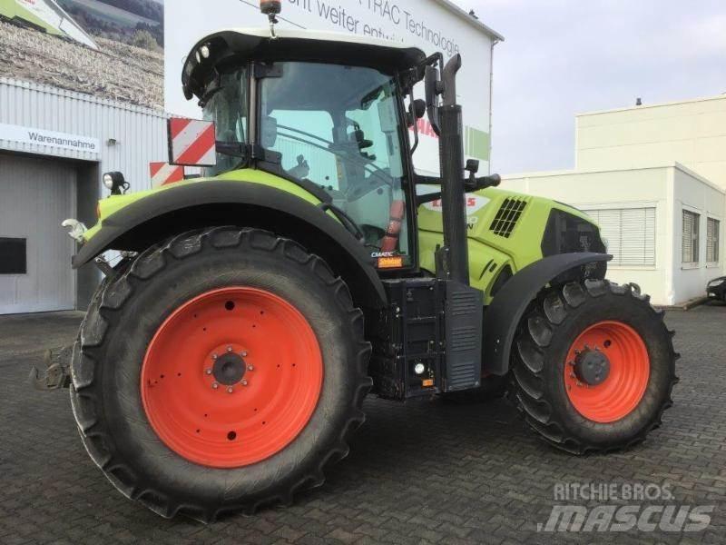 CLAAS AXION 810 Trattori