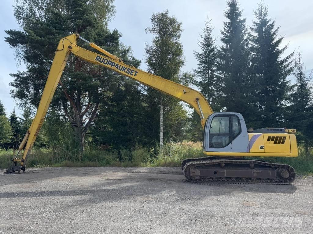 New Holland E 215 Escavatori a lunga portata