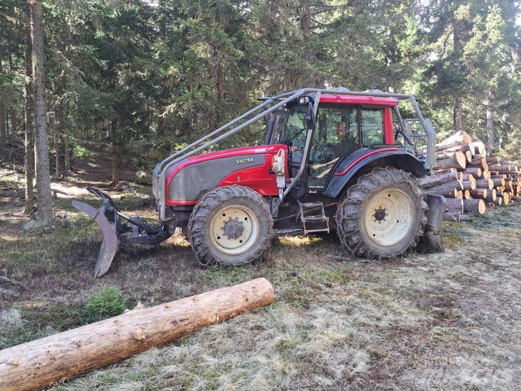 Valtra T 151 Trattori