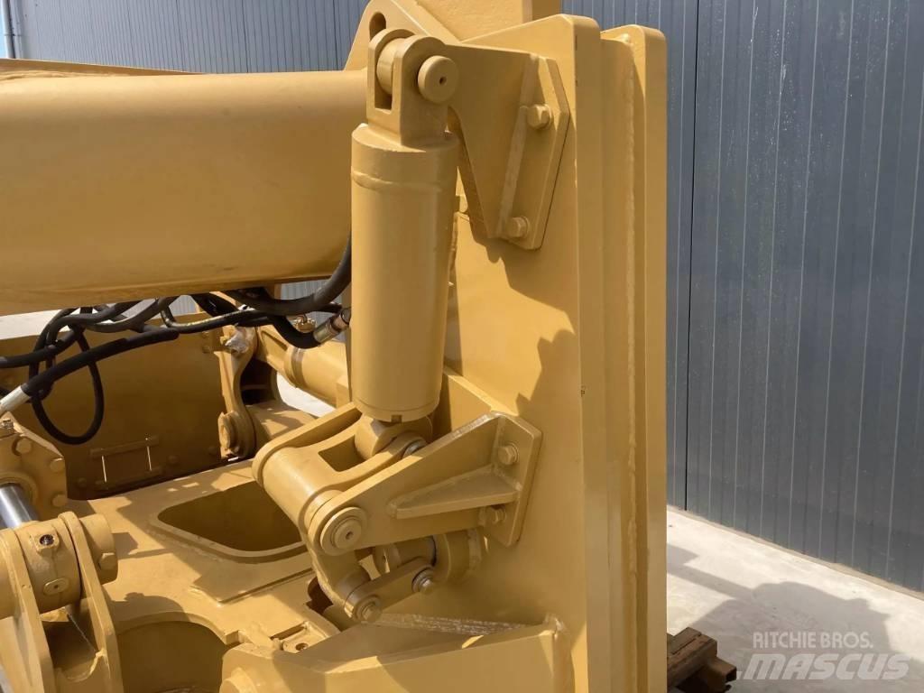 CAT D8N Scarificatori