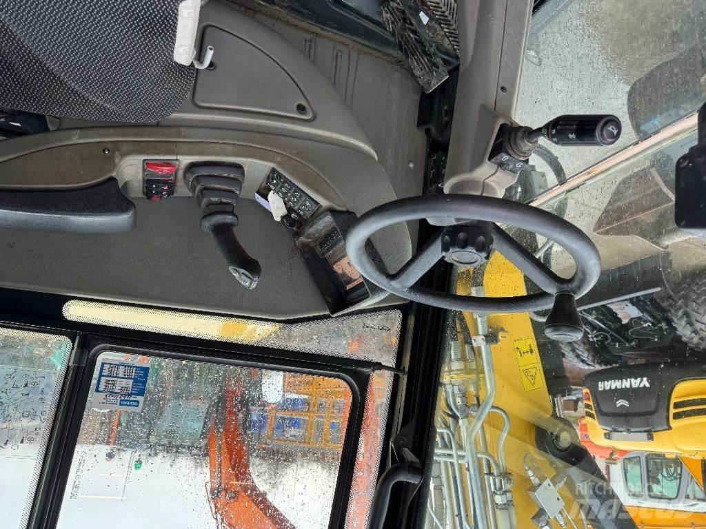 Yanmar B95W (40408) Escavatori gommati