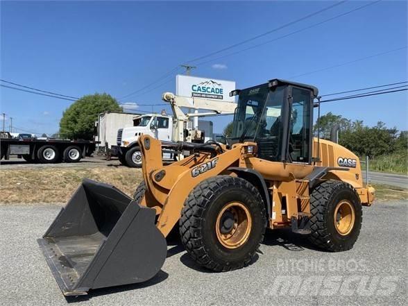CASE 621F Pale gommate