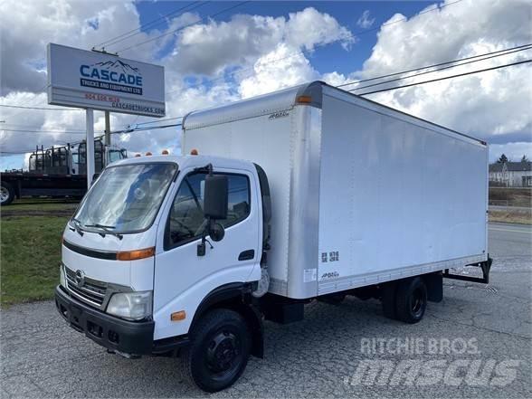 Hino 145 Camion per la consegna bevande
