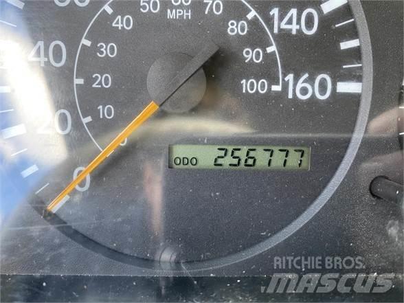 Hino 145 Camion per la consegna bevande