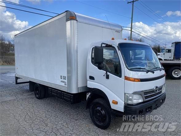 Hino 145 Camion per la consegna bevande