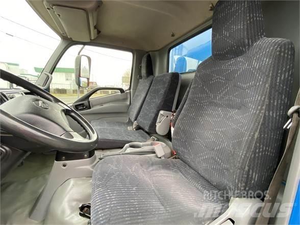 Hino 195 Camion per la consegna bevande
