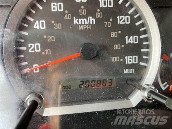 Isuzu NRR Camion per la consegna bevande