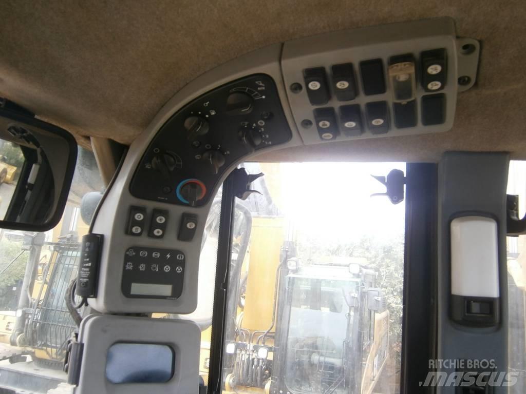CAT 950H Pale gommate