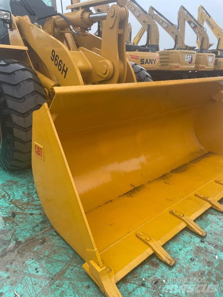 CAT 966 H Pale gommate