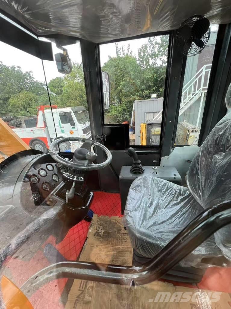 CAT 966 H Pale gommate