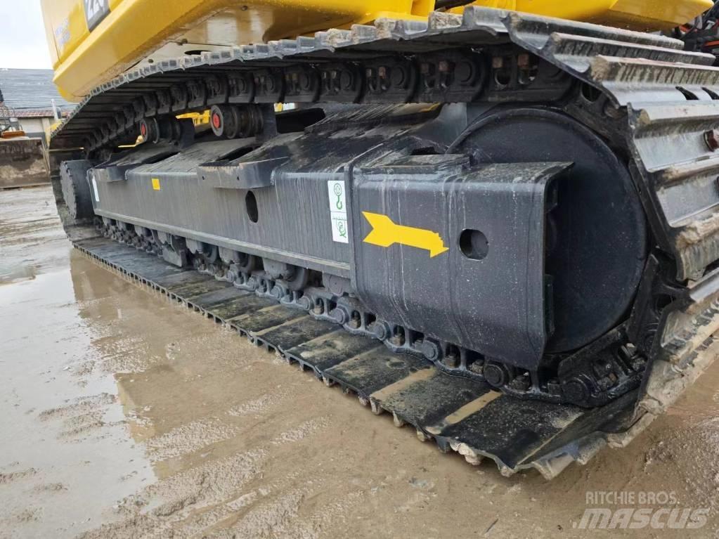 Komatsu PC 220-8 Escavatori cingolati