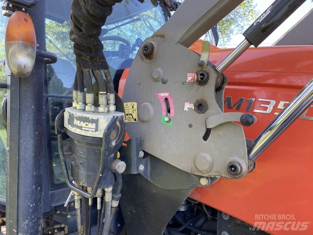 Kubota M135GX Trattori