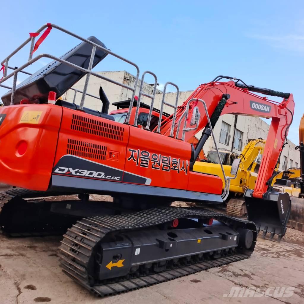 Doosan DX300 LC Escavatori cingolati