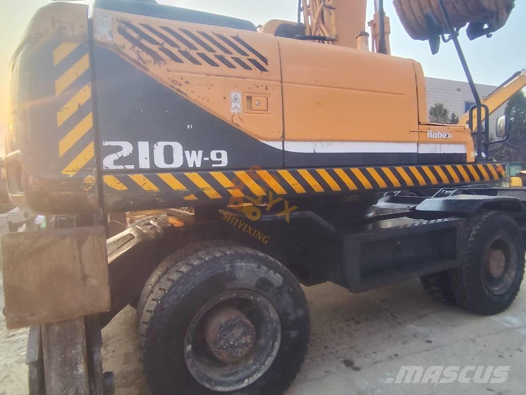 Hyundai 210W-9 Escavatori gommati