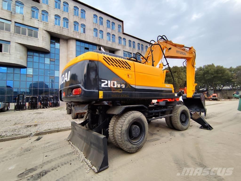 Hyundai 210W-9 Escavatori gommati