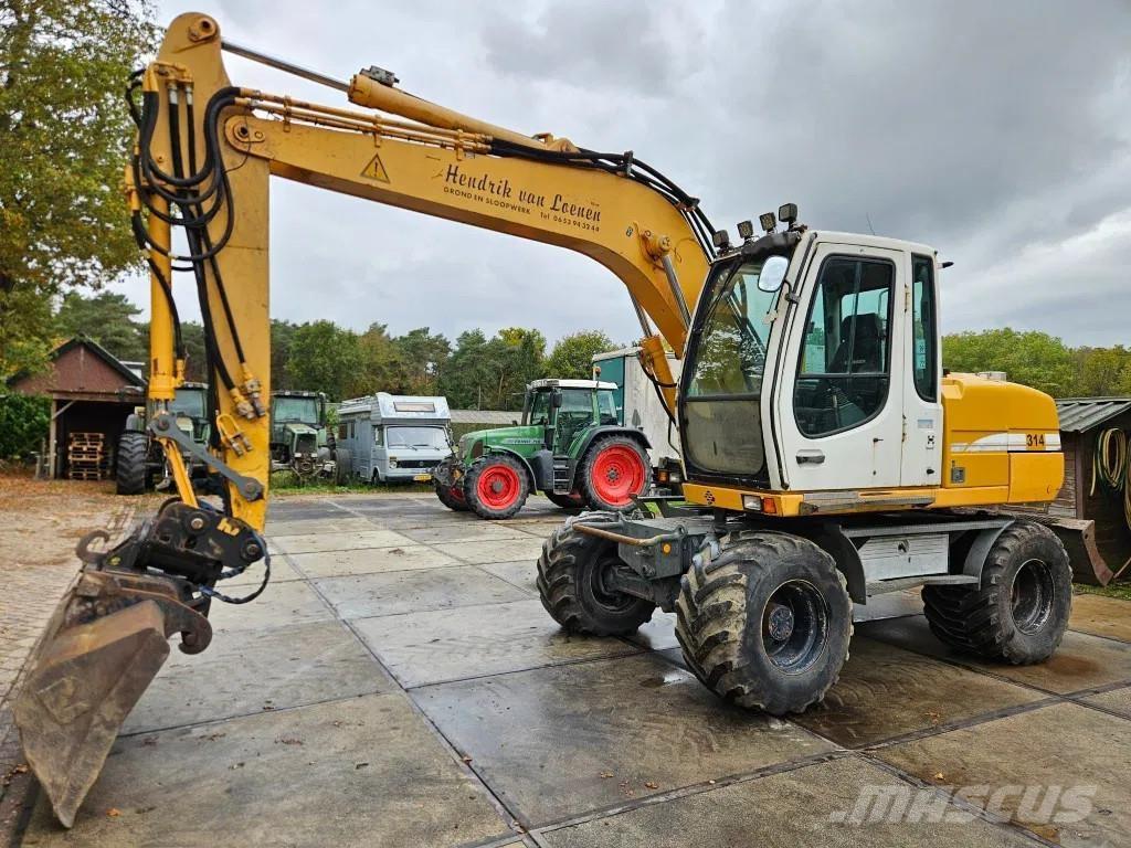 Liebherr A 314 Escavatori gommati