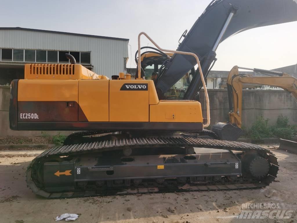 Volvo EC 250 D L Escavatori cingolati