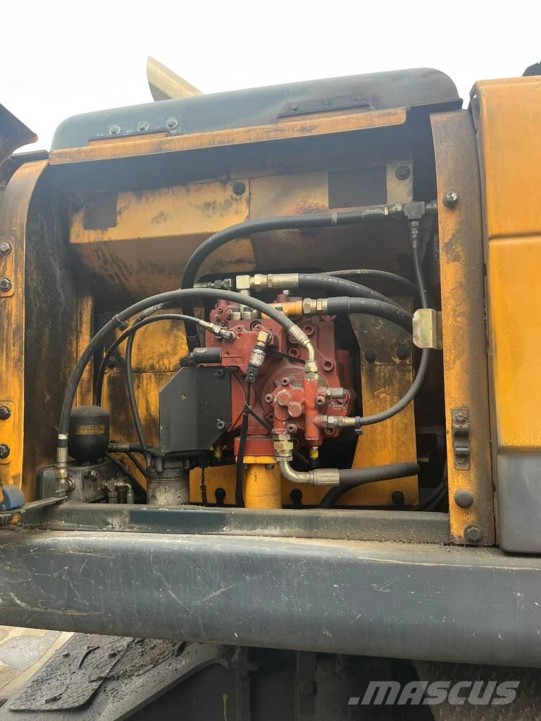 Hyundai R210W-9MH Movimentazione rifiuti