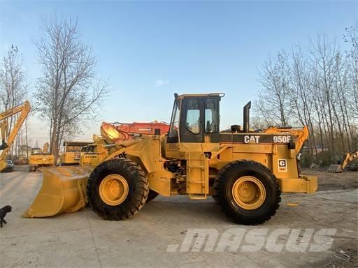 CAT 950F Pale gommate