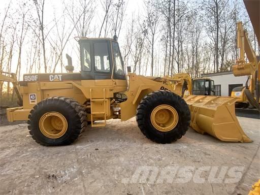 CAT 950F Pale gommate