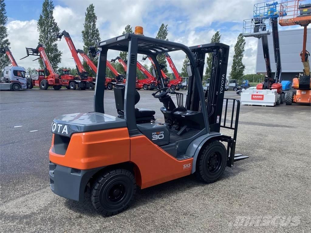Toyota 52-8FDF30 Carrelli elevatori diesel