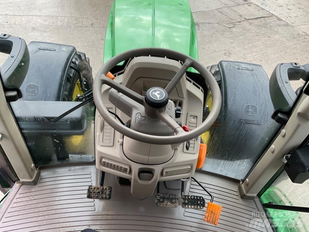 John Deere 6130 M Trattori