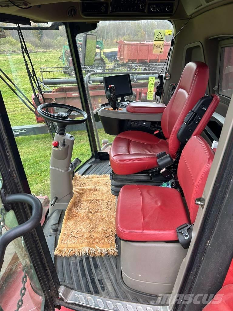 Case IH 8250 Mietitrebbiatrici