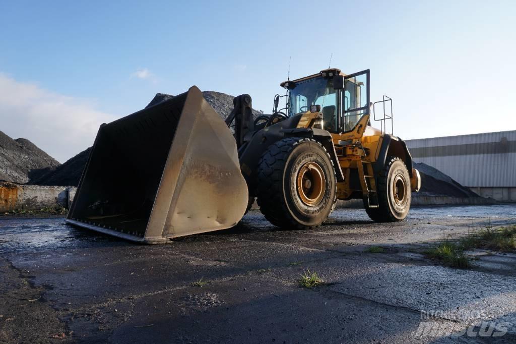 Volvo L180G Bj 2013' Pale gommate