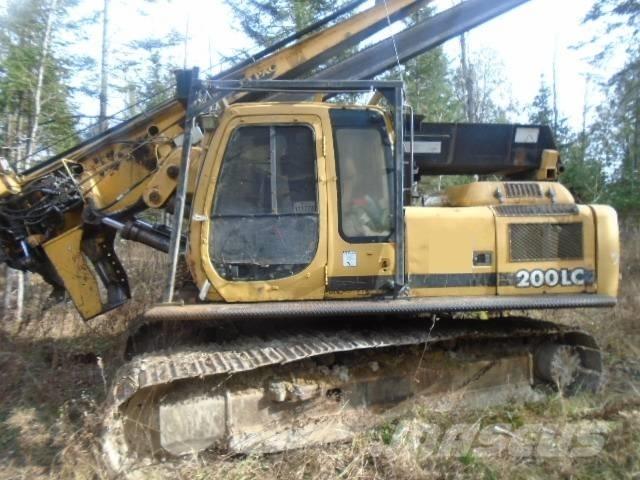 John Deere 200 LC Sramatrici