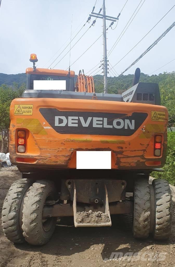 Doosan DX 140 W Escavatori gommati