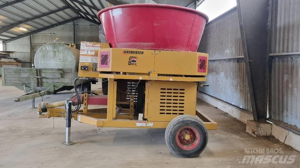 Haybuster H-835 Trinciatrici, tagliatrici e srotolatrici per balle
