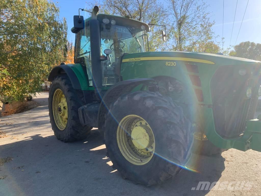 John Deere 8230 Trattori