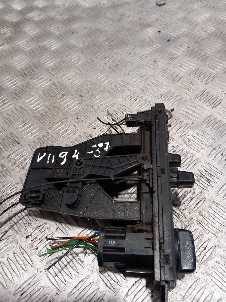 Volvo FH 12 3981311 Cabine e interni
