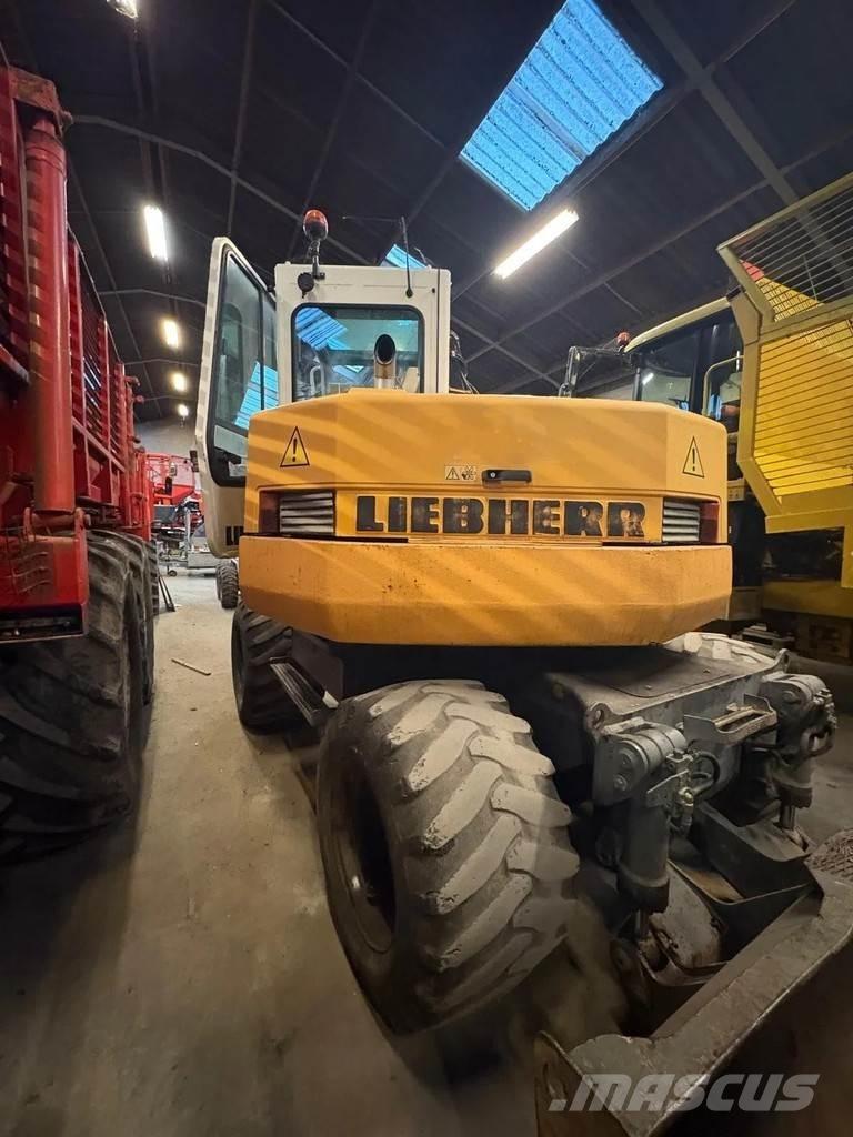 Liebherr A308 Escavatori gommati