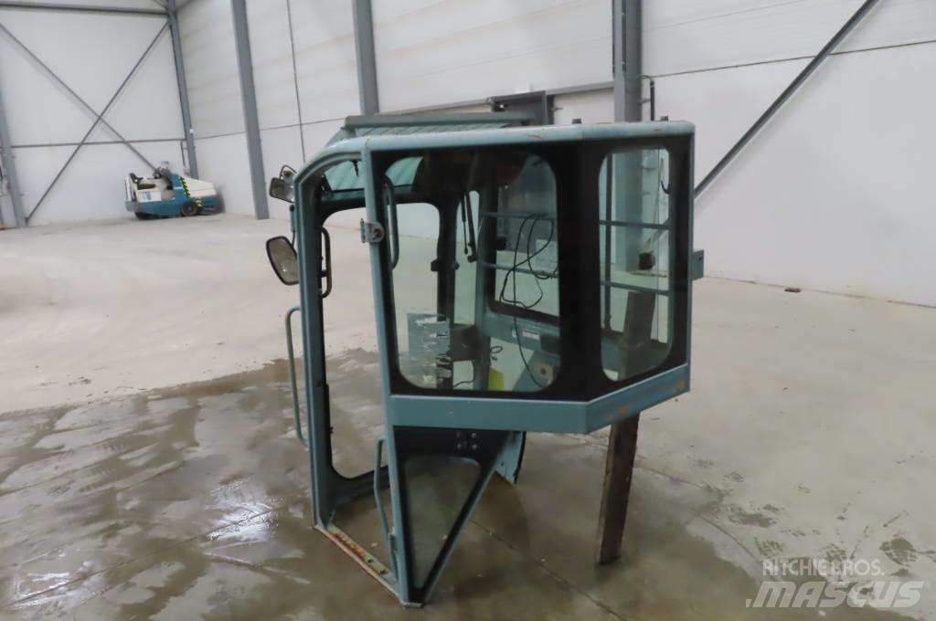 Yanmar Vio 75 Cabine e interni