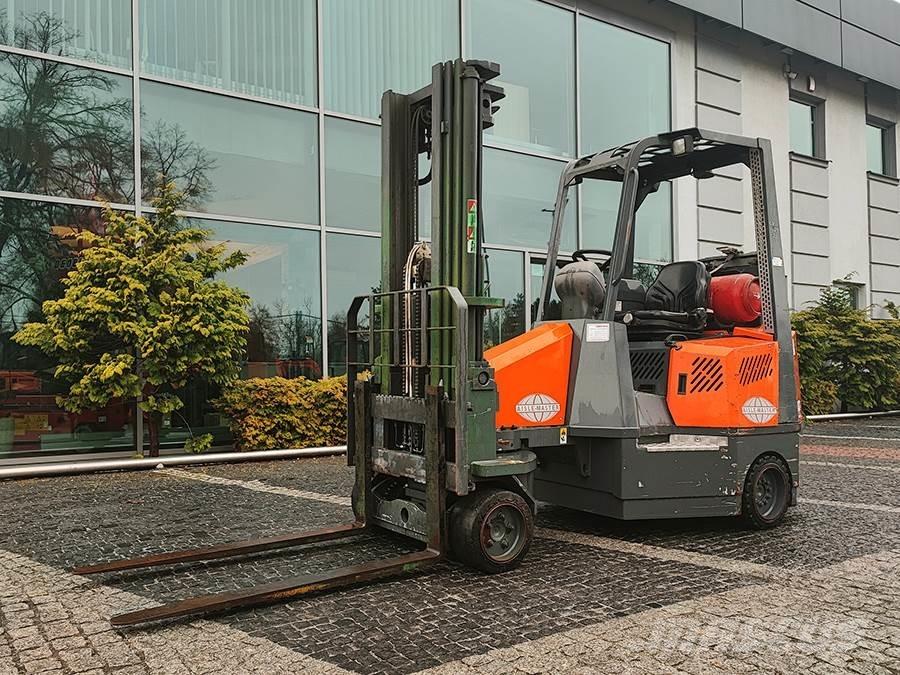 Aisle-Master 44S Elevatore passaggio stretto