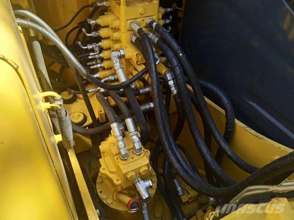 Komatsu PC130-7 Escavatori cingolati