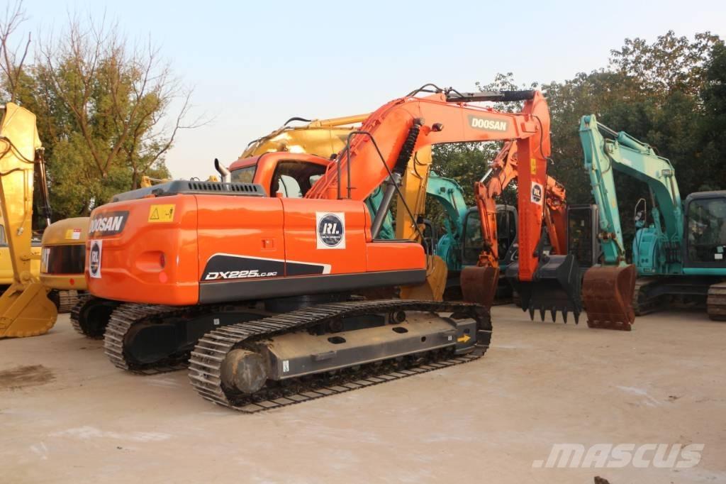 Doosan dx225 Escavatori cingolati