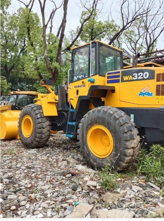 Komatsu WA 320-5 Pale gommate