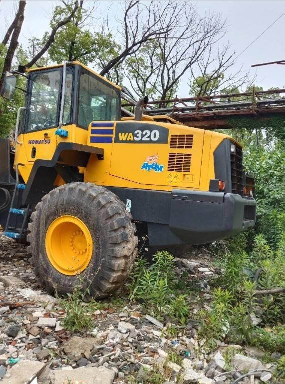 Komatsu WA 320-5 Pale gommate