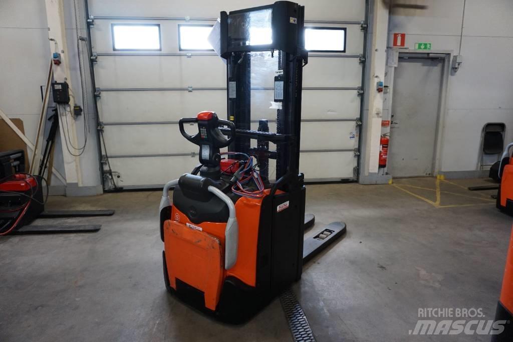 Toyota SPE120L Transpallet uomo a terra