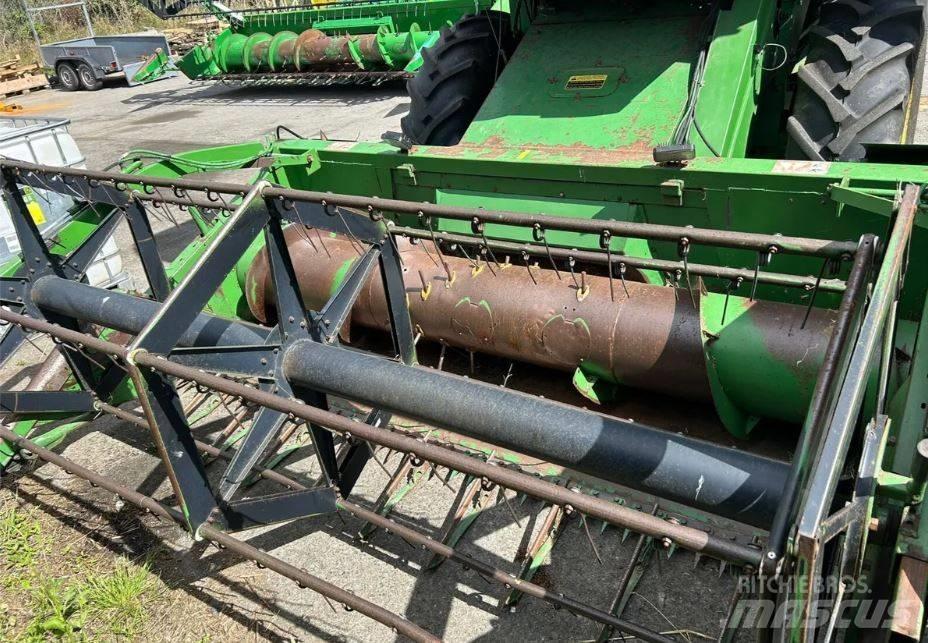 John Deere 1055 Mietitrebbiatrici