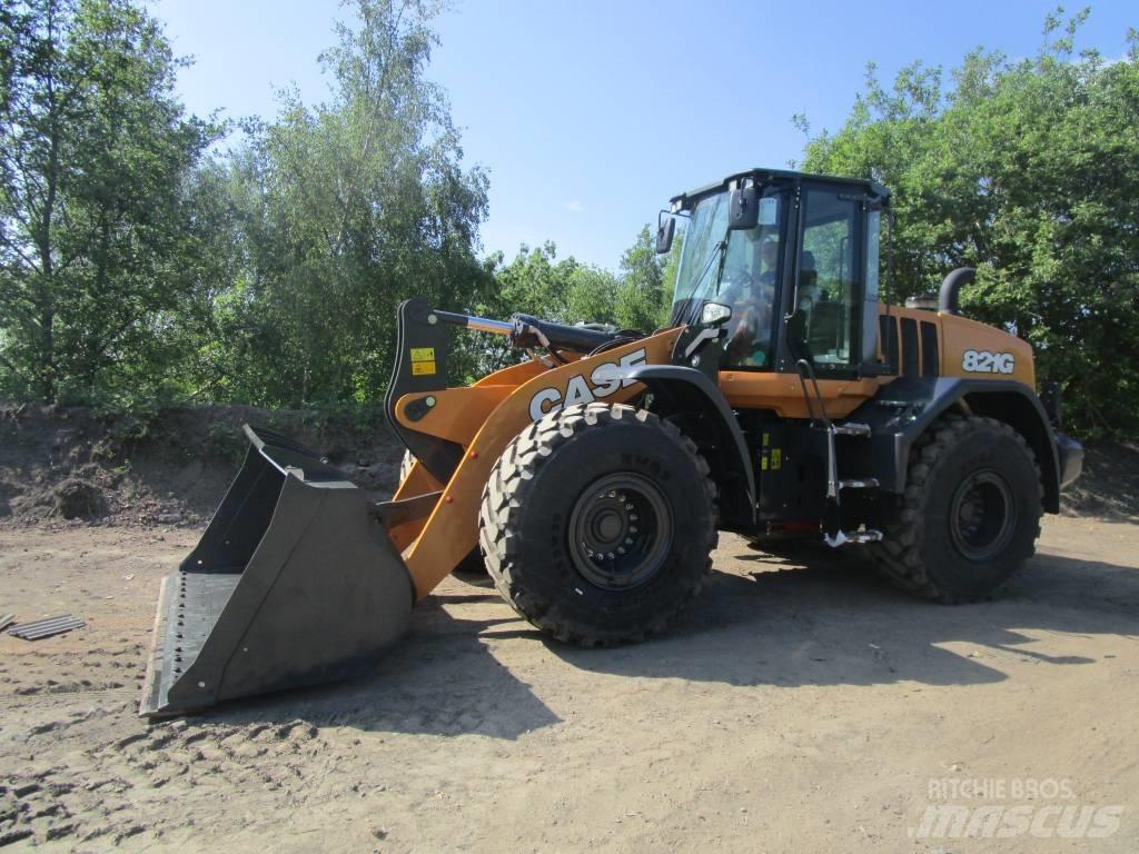 CASE 821 G Pale gommate