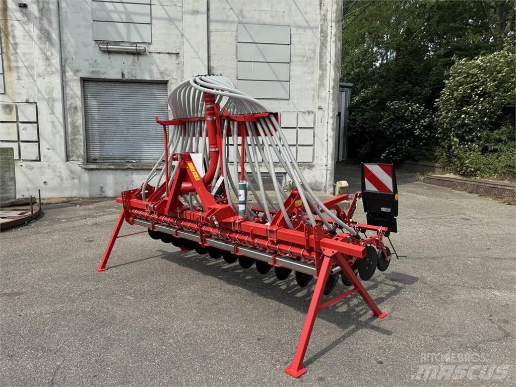 Kverneland CB 3000 Perforatrici