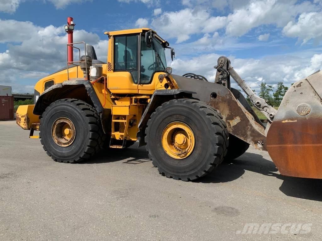 Volvo L 220 H Pale gommate