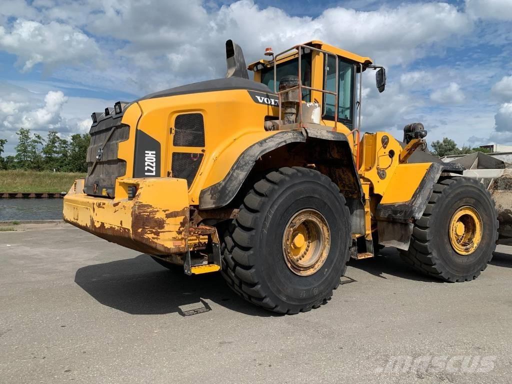 Volvo L 220 H Pale gommate