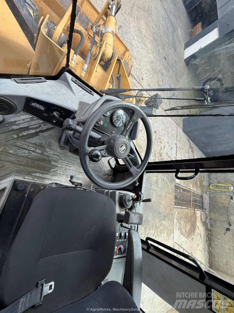 CAT 914G2 Pale gommate